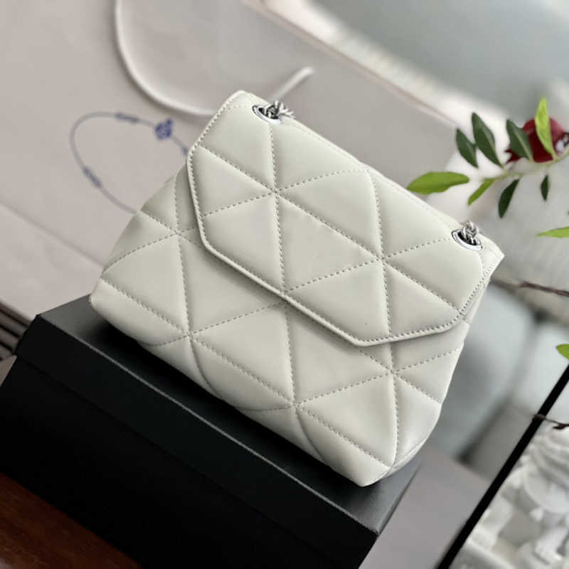 Triangle Elegant Thread Chains Women Purses Luxurys Puff Handbag Shopping Flap Designer Bag Lady Hobo Prad Shoulder Handle Crossbody Bags Mini Totes 22x17cm, 17#
Triangle Elegant Thread Chains Women Purses Luxurys Puff Handbag Shopping Flap Designer Bag Lady Hobo Prad Shoulder Handle Crossbody Bags Mini Totes 22x17cm, 17#