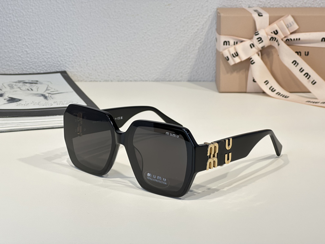 High Luxury Miu Sunglasses Letter Luxury Designer Men's and Women's Cycling Glasses Hip Hop Style Sunglasses
High Luxury Miu Sunglasses Letter Luxury Designer Men's and Women's Cycling Glasses Hip Hop Style Sunglasses