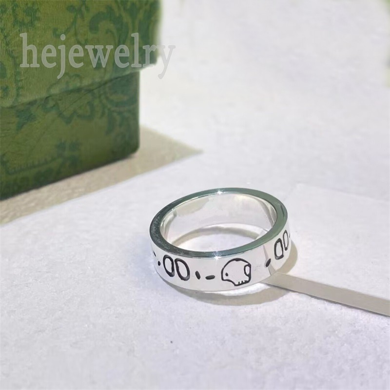 Multisize plated silver rings for women luxury ring men bar hiphop vintage alloy bague homme engraving letter jewlery skull pattern engagement ring luxury C23
Multisize plated silver rings for women luxury ring men bar hiphop vintage alloy bague homme engraving letter jewlery skull pattern engagement ring luxury C23