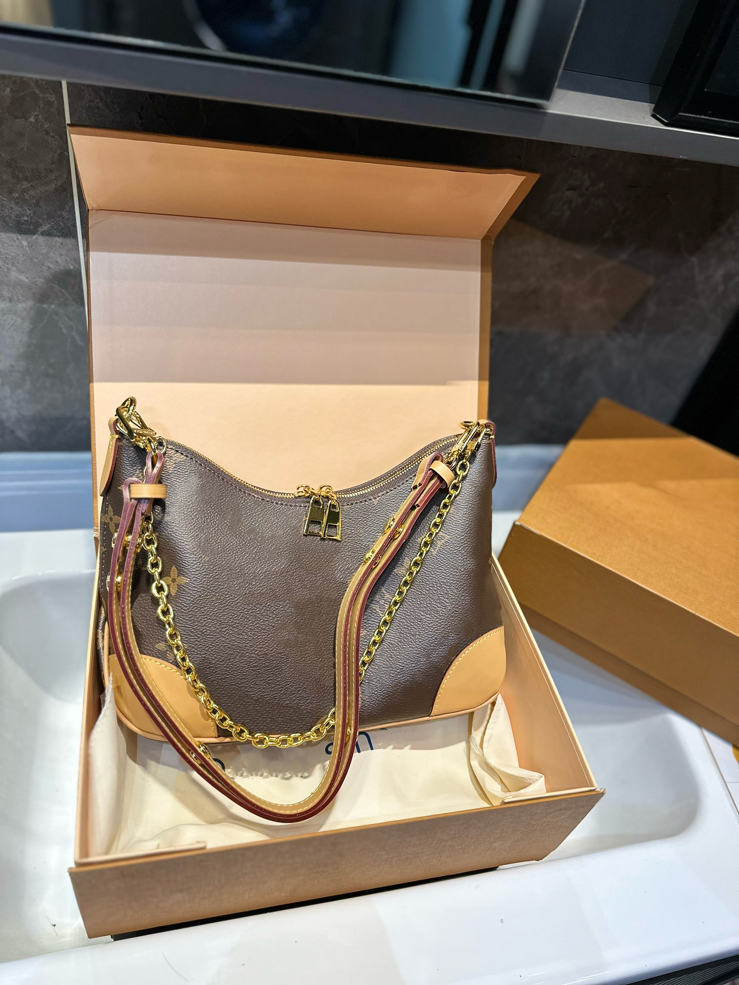 Vintage Crescent Moon Croissant Bag Shoulder Underarm Bags Pea Bun Women Handbags Real Leather Classic Old Flower Tote Small Purse, Black
Vintage Crescent Moon Croissant Bag Shoulder Underarm Bags Pea Bun Women Handbags Real Leather Classic Old Flower Tote Small Purse, Black