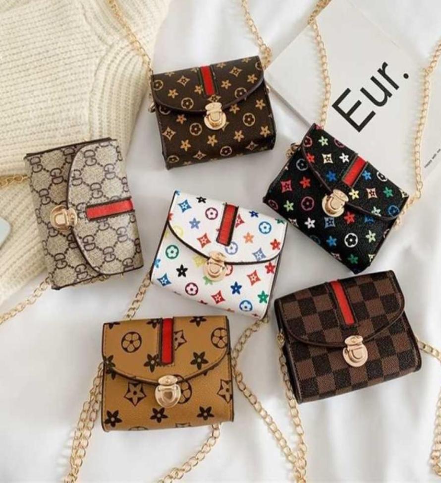 Kids Toddler Girls Purses Hand Bags Retro Flower Crossbody Chain Bag Mini Square Flap Messenger Shoulder Backpack Princess party P4123726, Beige
Kids Toddler Girls Purses Hand Bags Retro Flower Crossbody Chain Bag Mini Square Flap Messenger Shoulder Backpack Princess party P4123726, Beige