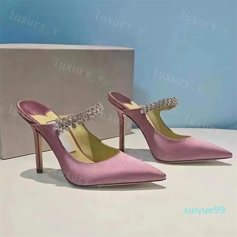 Designer Slippers Women Pointed High Heels Thin-heeled Crystal Diamond Slides Versatile Slippers One Baotou Sandals
Designer Slippers Women Pointed High Heels Thin-heeled Crystal Diamond Slides Versatile Slippers One Baotou Sandals