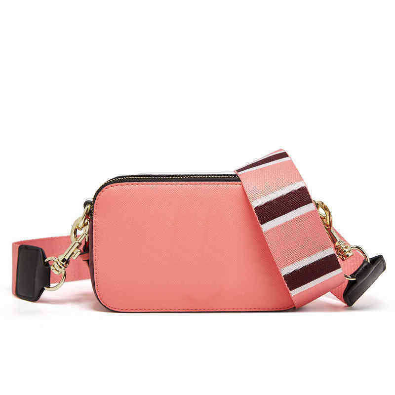 Crossbody bags Designer bag Korean Version New Texture Women M Wide Shoulder Strap Fashion Color Matching Camera Wallet 220519, Pink
Crossbody bags Designer bag Korean Version New Texture Women M Wide Shoulder Strap Fashion Color Matching Camera Wallet 220519, Pink