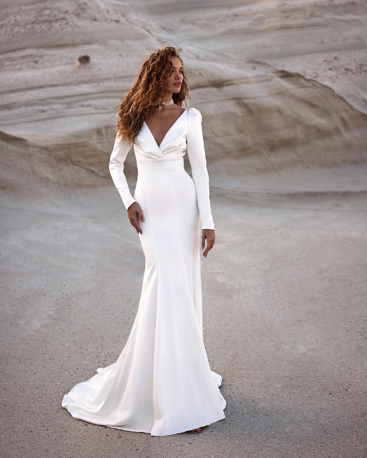 Milla Nova Mermaid Dresses V Neck Long Sleeves Wedding Dress Sweep Train Zipper Back Wedding Bridal Gowns 0516