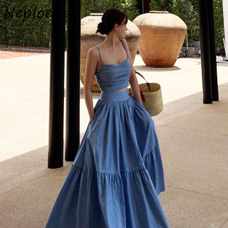 Two Piece Dress Neploe Sexy Set 2023 Summer Femme French Style Vneck Slim Fit Short Suspended Tank Top High Waist Large Swing Skirt 230627, Blue
Two Piece Dress Neploe Sexy Set 2023 Summer Femme French Style Vneck Slim Fit Short Suspended Tank Top High Waist Large Swing Skirt 230627, Blue