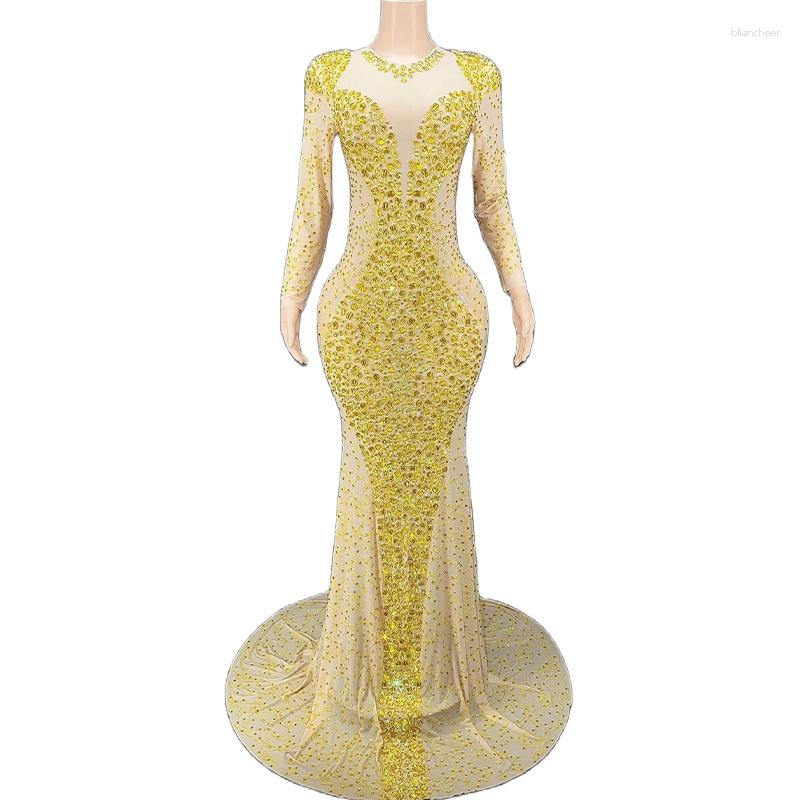 Stage Wear Women Sparkly Rhinestones Long Tail Dress Sexy Performance Costume Party Prom Birthday Wedding Evening Gown, Dress 8
Stage Wear Women Sparkly Rhinestones Long Tail Dress Sexy Performance Costume Party Prom Birthday Wedding Evening Gown, Dress 8
