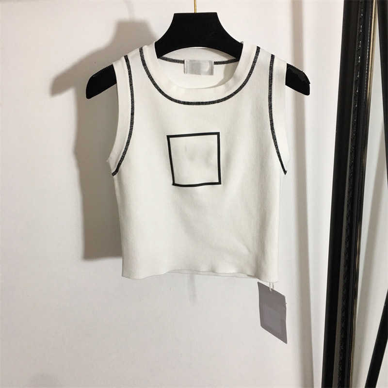 New Knitted Printed Women Tank Top Gumskin Letters Printed Versatile Knitted Vest Relaxed Comfort Designer Classic Womens Clothing Leisure Sports
New Knitted Printed Women Tank Top Gumskin Letters Printed Versatile Knitted Vest Relaxed Comfort Designer Classic Womens Clothing Leisure Sports
