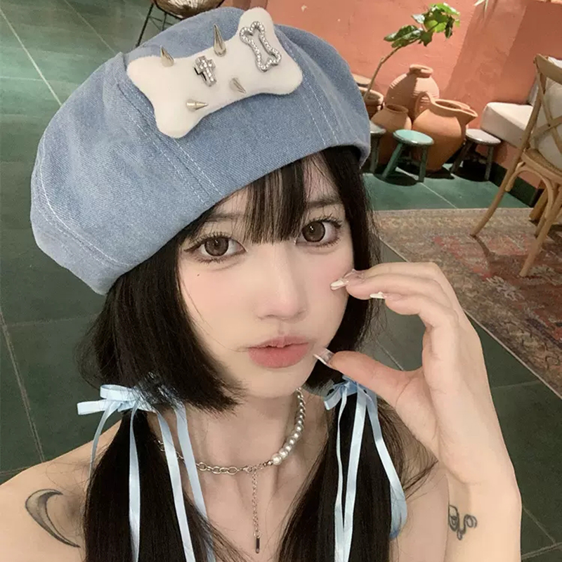 Yabi Style Y2K Punk Rivet Denim Berets Sweet Cool Babe Cloud Painter Caps for Women Japanese Retro Cute Bone Decoration Beret
Yabi Style Y2K Punk Rivet Denim Berets Sweet Cool Babe Cloud Painter Caps for Women Japanese Retro Cute Bone Decoration Beret