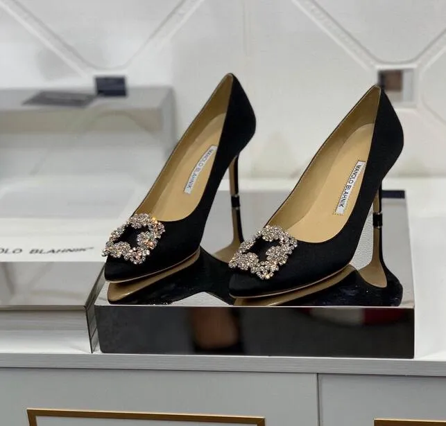 2023 dress shoes manolo high heels Blahni crystal decorative PVC shallow shoes short tube thin dress evening factory, Green
2023 dress shoes manolo high heels Blahni crystal decorative PVC shallow shoes short tube thin dress evening factory, Green