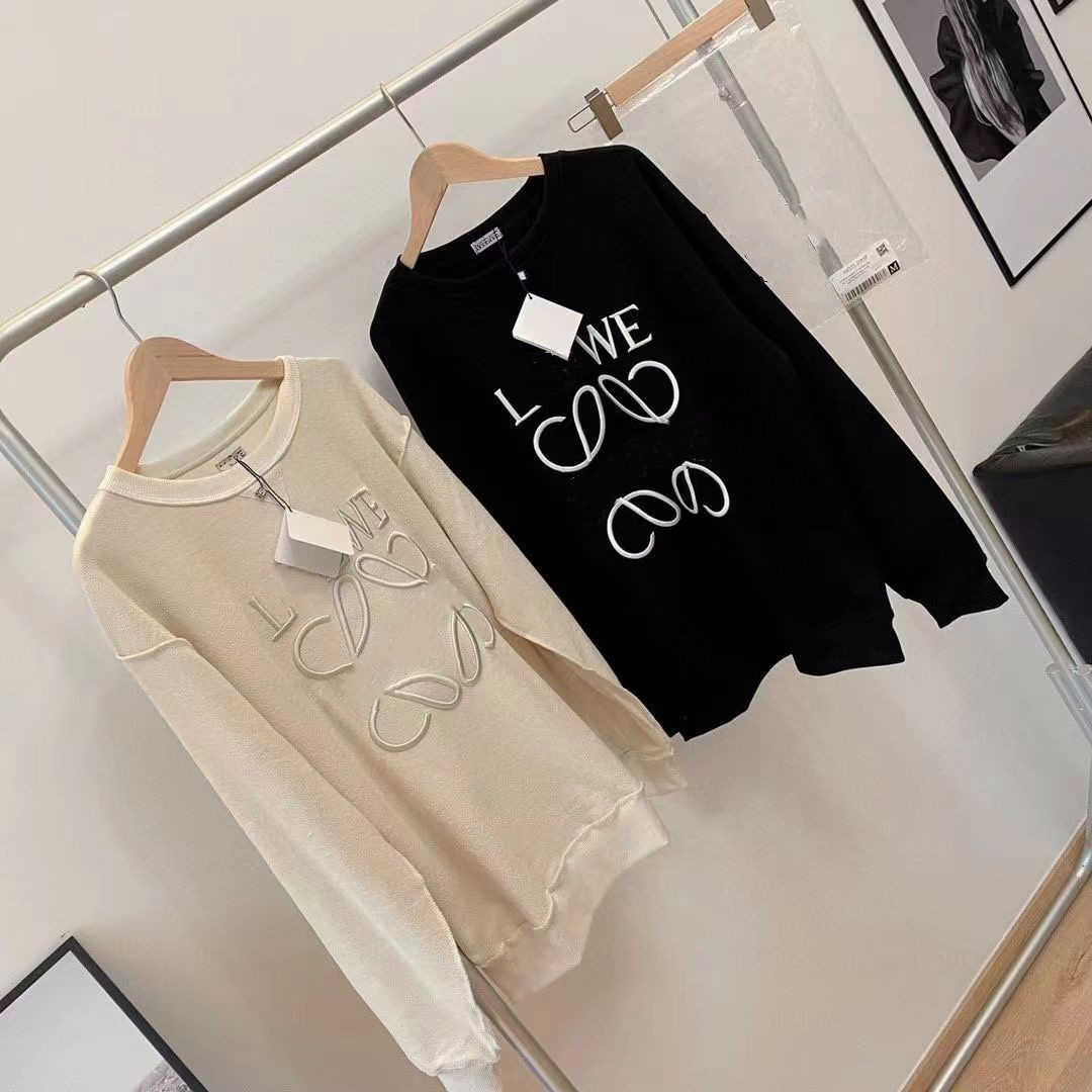Design sweatshirt LOWE brand coat autumn and winter wear round neck long sleeve men's reverse shirt women embroidered floral warm top couple dress, Apricot
Design sweatshirt LOWE brand coat autumn and winter wear round neck long sleeve men's reverse shirt women embroidered floral warm top couple dress, Apricot