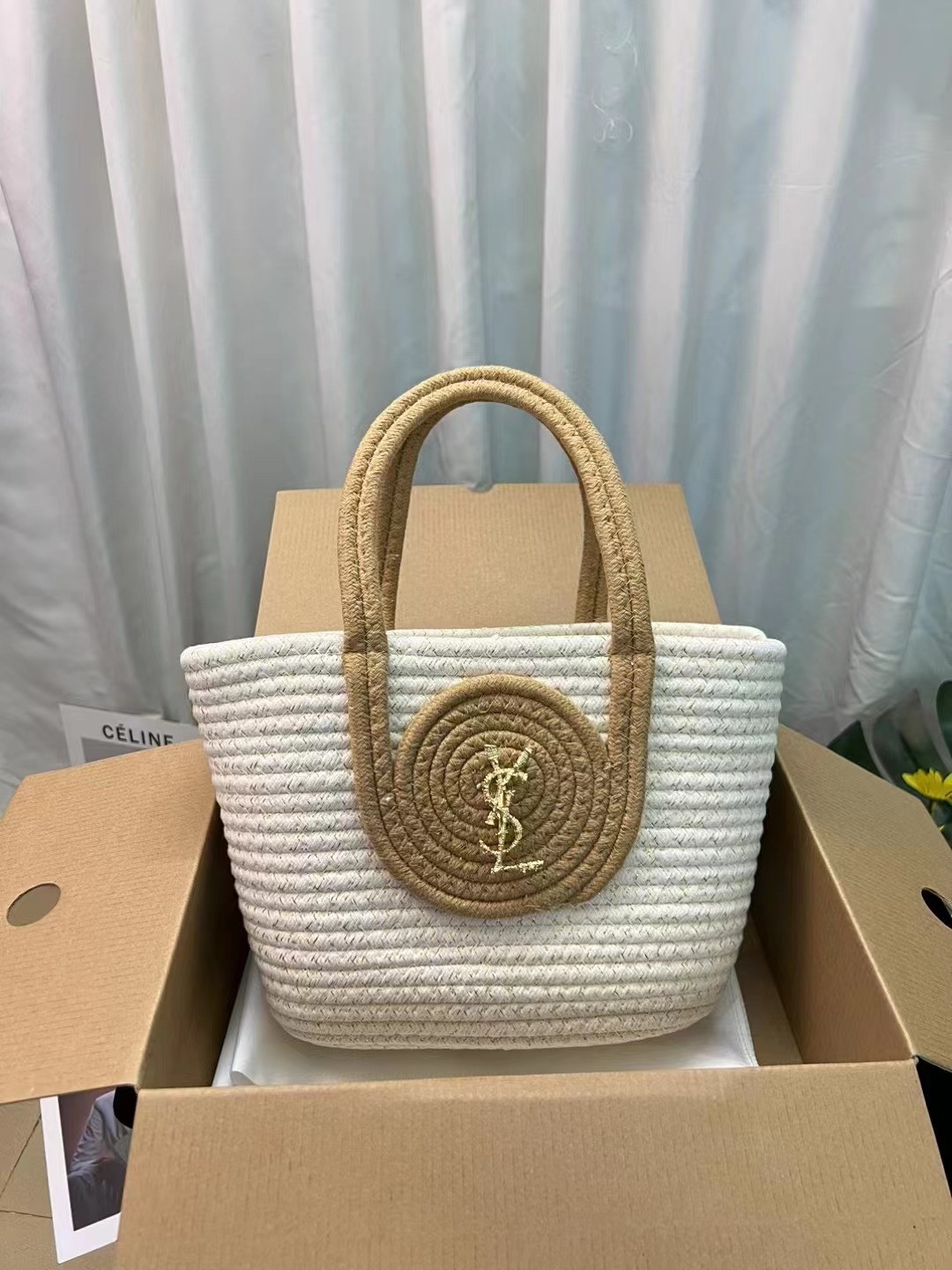 1:1 high quaility latest bag oblique with the vintage print pattern fashion bag with box
1:1 high quaility latest bag oblique with the vintage print pattern fashion bag with box