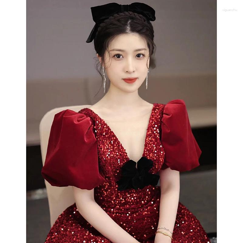 Ethnic Clothing Woman Burgundy V-neck Long Wedding Dresses 2023 Bride Sparkly Exquisite Sequins A-Line Prom Gown
Ethnic Clothing Woman Burgundy V-neck Long Wedding Dresses 2023 Bride Sparkly Exquisite Sequins A-Line Prom Gown