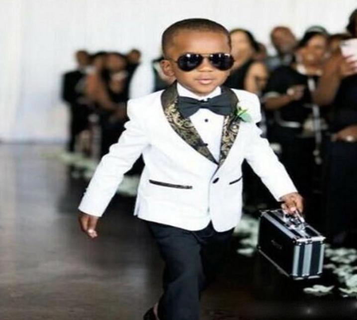 2020 Boys Tuxedos Dinner Suits Little Boy Suit Black Shawl Lapel Formal Suits Tuxedo Kids Children Formal Wear Jackets Pants5291512, Red
2020 Boys Tuxedos Dinner Suits Little Boy Suit Black Shawl Lapel Formal Suits Tuxedo Kids Children Formal Wear Jackets Pants5291512, Red