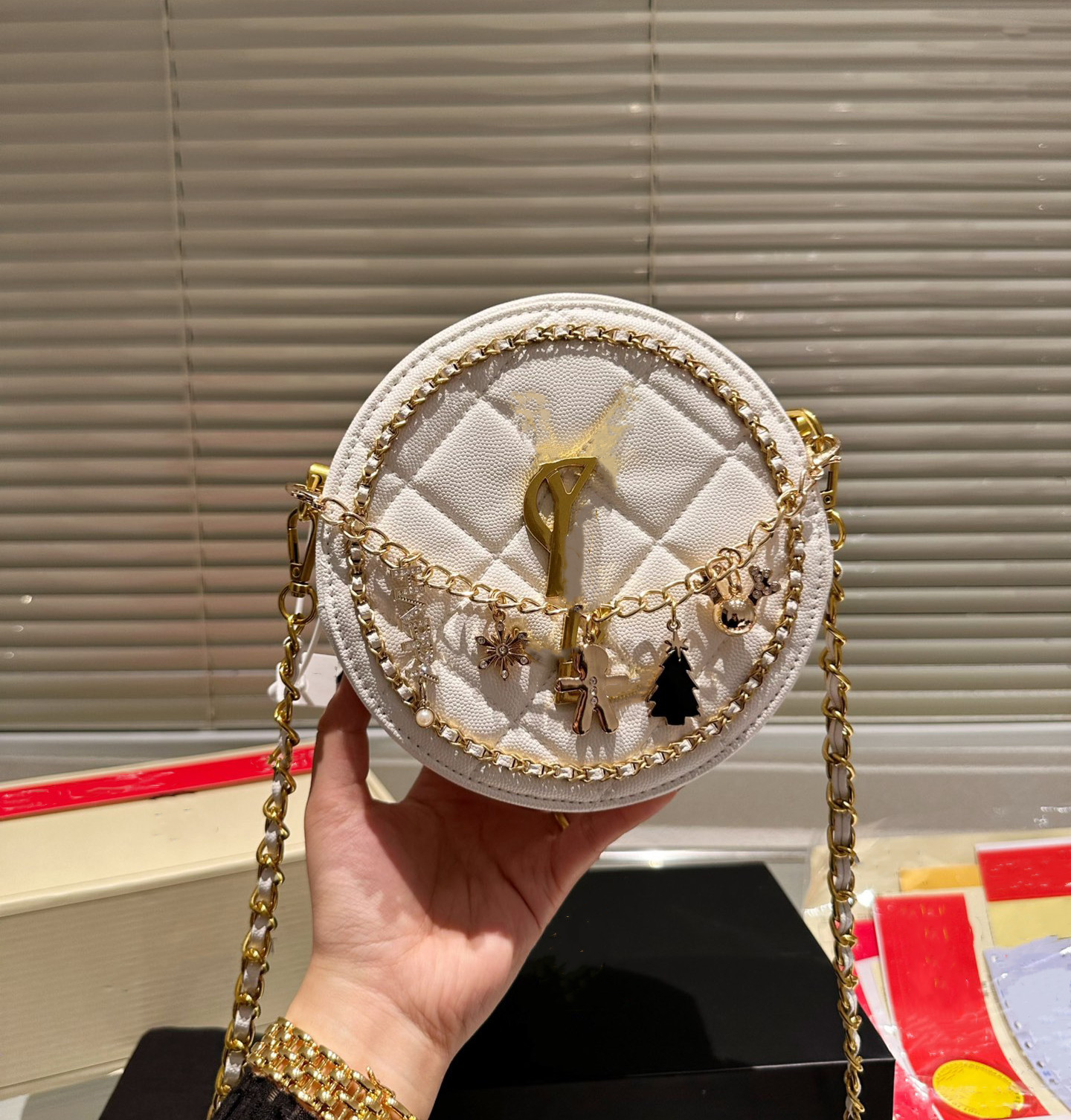 Women Fashion Crossbody Bag Classic Hat Circular Boiter Chapeau Soft Tote Pancake Bun Designer Leather Canvas Travel shoulder strap M52294, Brown
Women Fashion Crossbody Bag Classic Hat Circular Boiter Chapeau Soft Tote Pancake Bun Designer Leather Canvas Travel shoulder strap M52294, Brown