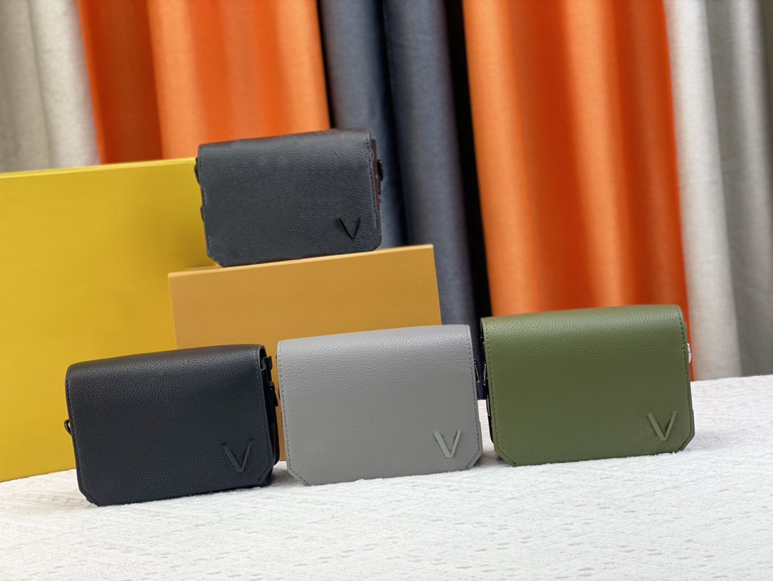 Designer Men's Crossbody Bag Top grade Leather Zipper Colorful Casual Wide Shoulder Strap Single Shoulder Bag Quality AAA2085, 2085#green
Designer Men's Crossbody Bag Top grade Leather Zipper Colorful Casual Wide Shoulder Strap Single Shoulder Bag Quality AAA2085, 2085#green