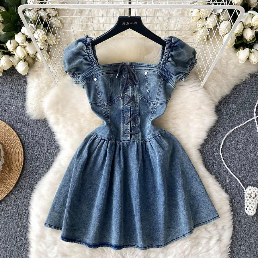 American style retro square neck tie up bubble short sleeved dress 2023 summer new waistband A-line denim short skirt, Blue
American style retro square neck tie up bubble short sleeved dress 2023 summer new waistband A-line denim short skirt, Blue
