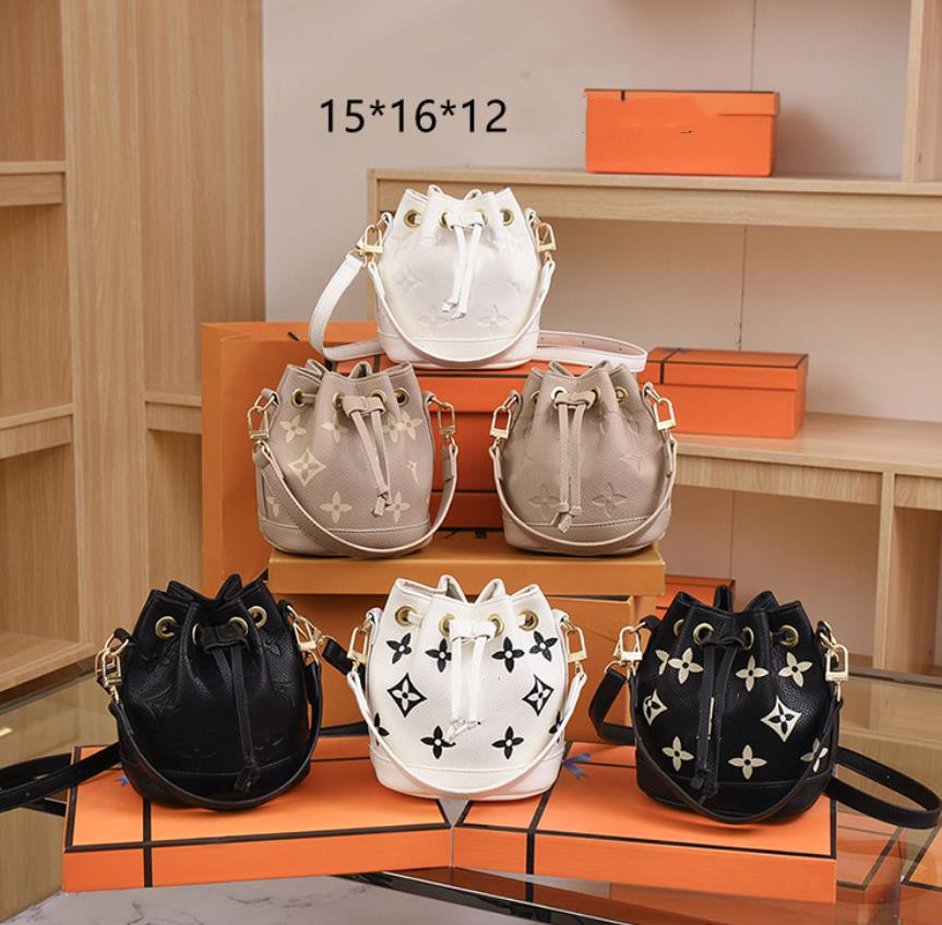 New fashion casual single shoulder crossbody mini drawstring bucket drawstring hand bags woman, 15*16*12cm
New fashion casual single shoulder crossbody mini drawstring bucket drawstring hand bags woman, 15*16*12cm