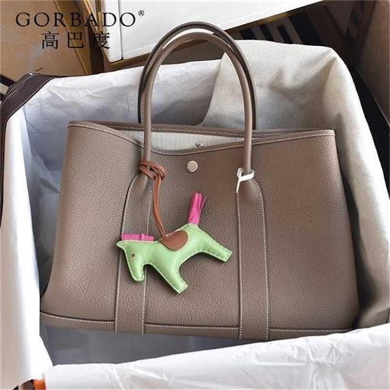 Totes 7a H ermess Garden Party Handbag Genuine Leather GORBADO genuine leather 2023 new top layer cowhide 30 large capacityqq with H logo qq, Elephant grey large 30cm
Totes 7a H ermess Garden Party Handbag Genuine Leather GORBADO genuine leather 2023 new top layer cowhide 30 large capacityqq with H logo qq, Elephant grey large 30cm