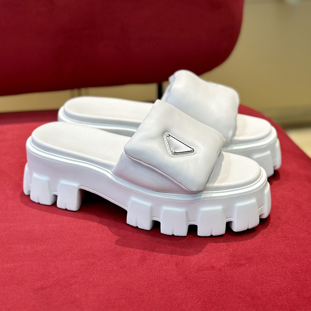 Sandals Famous Designer Women High Quality Luxury Sandals Women's Thick Bottom Platform Sandals Platform High Heels Chunky Heel Thick Bottom Slipper, White flip flops
Sandals Famous Designer Women High Quality Luxury Sandals Women's Thick Bottom Platform Sandals Platform High Heels Chunky Heel Thick Bottom Slipper, White flip flops