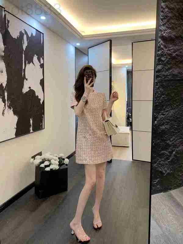 Basic & Casual Dresses Designer High End 2023 Summer New Style Slender Round Neck Sequin Design Dress VV8S, Pinkish gray
Basic & Casual Dresses Designer High End 2023 Summer New Style Slender Round Neck Sequin Design Dress VV8S, Pinkish gray