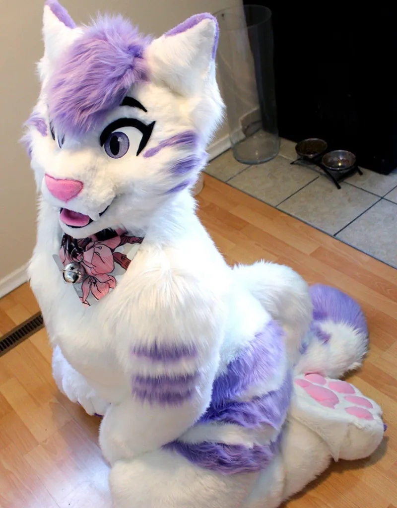 Husky Purple White Fursuit Dog Fox Mascot Costume Walking Halloween Christmas Large-scale Activity Birthday Party Suit, As picture
Husky Purple White Fursuit Dog Fox Mascot Costume Walking Halloween Christmas Large-scale Activity Birthday Party Suit, As picture