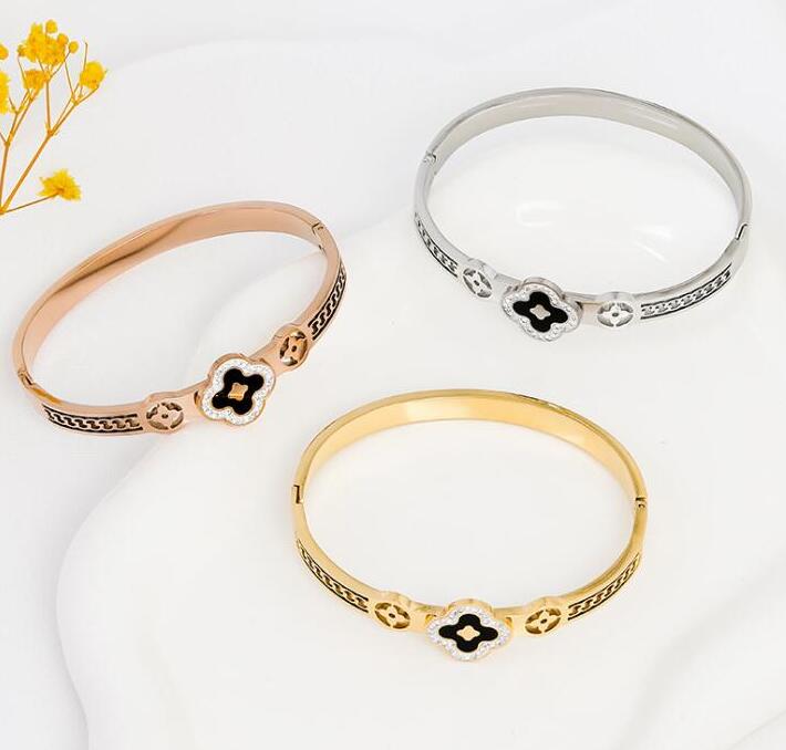 Luxury 4/Four Leaf Clover Designer Bracelet for Womens Brand Stainless Steel Cuff Bangle Classic Design Party Jewelry Exquisite Design Fashion Jewelry
Luxury 4/Four Leaf Clover Designer Bracelet for Womens Brand Stainless Steel Cuff Bangle Classic Design Party Jewelry Exquisite Design Fashion Jewelry