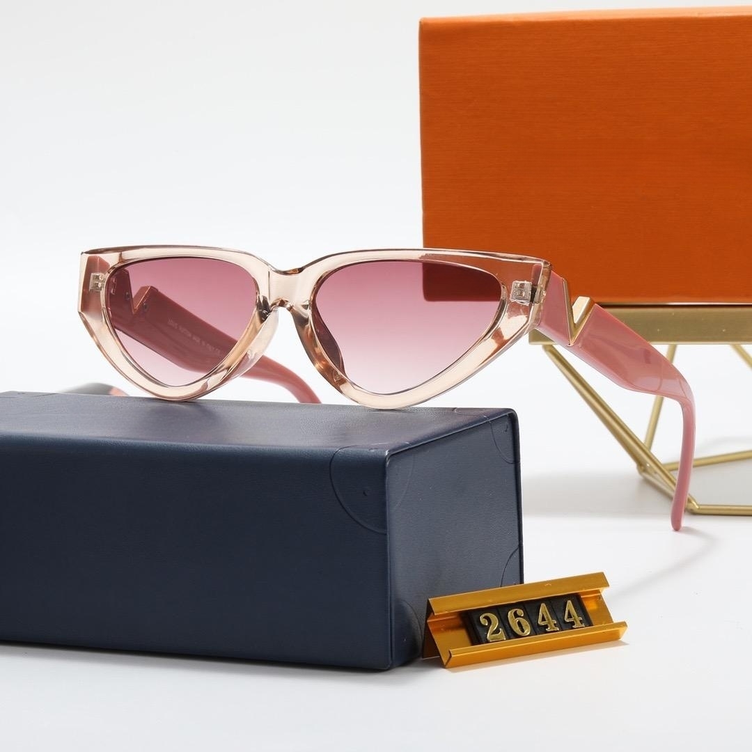Designer Sunglasses mens designer sunglasses luxury sunglass BB Sunglasses Eyewear Luxurious goggles famous fashionable retro sunglasses with case sun glasses
Designer Sunglasses mens designer sunglasses luxury sunglass BB Sunglasses Eyewear Luxurious goggles famous fashionable retro sunglasses with case sun glasses
