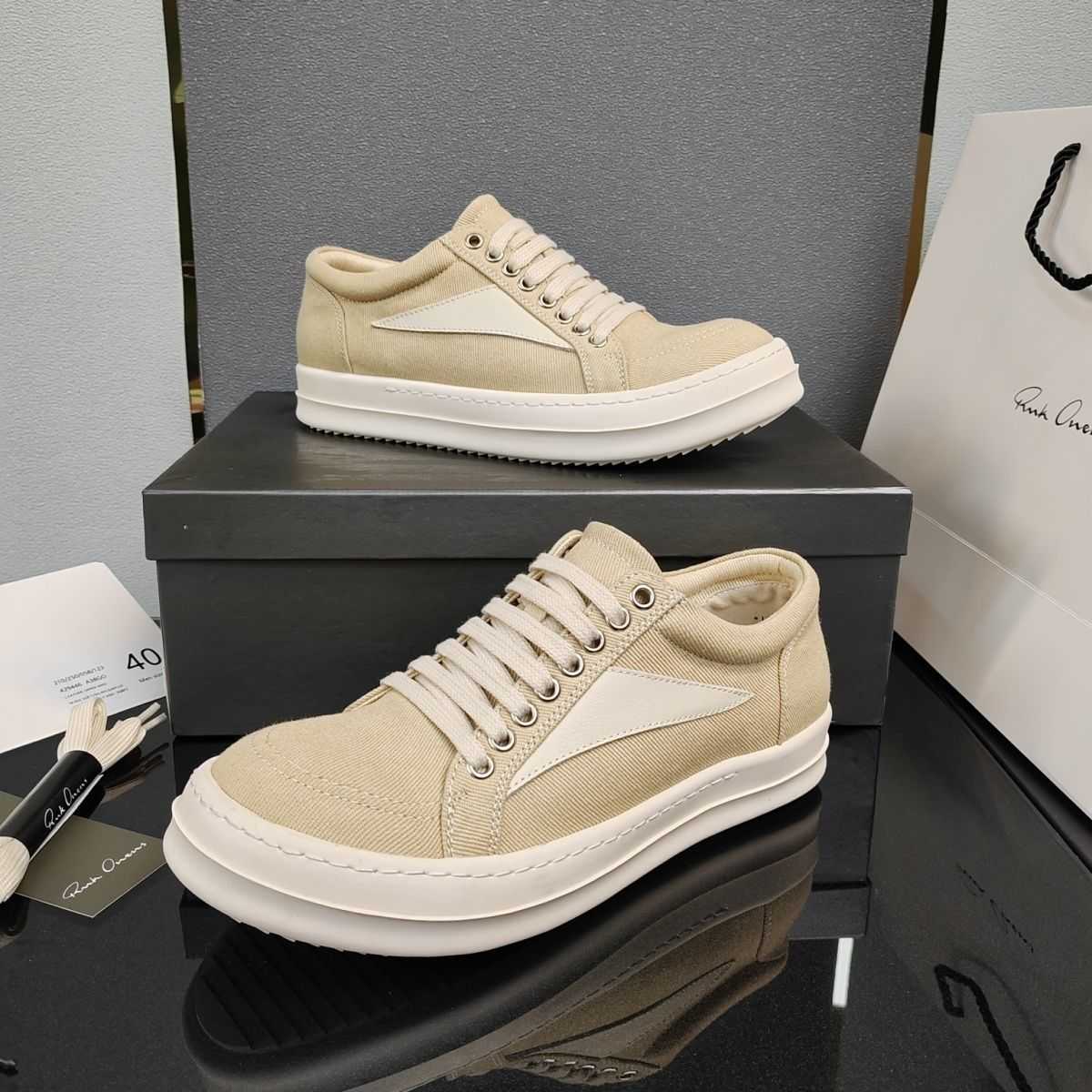 rick Sharp Goods Infringement RO Board Shoes Men's Canvas Apricot Large Low Top Shoes Women's Elevated Casual Comfort Breathable Lacing Versatile, Black suede
rick Sharp Goods Infringement RO Board Shoes Men's Canvas Apricot Large Low Top Shoes Women's Elevated Casual Comfort Breathable Lacing Versatile, Black suede