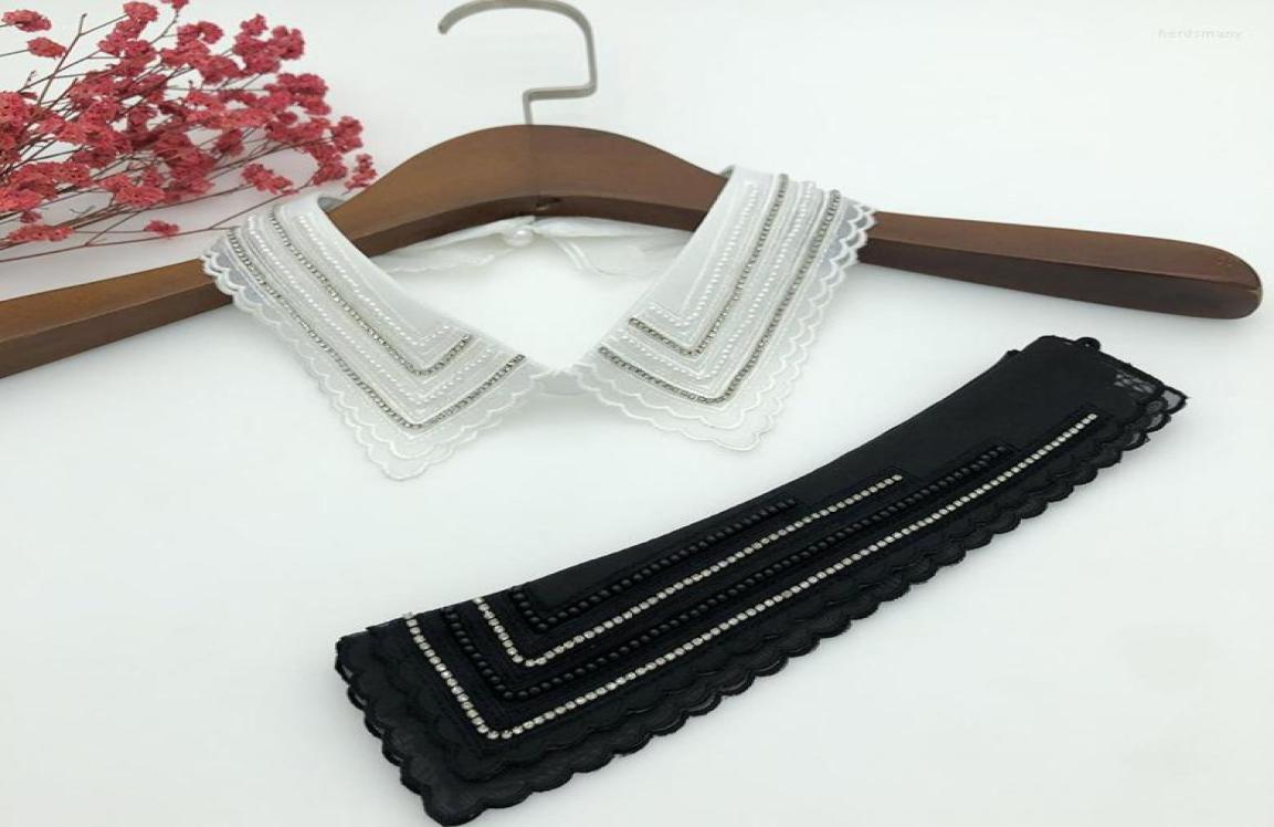 Bow Ties Women Handmade Beading Lapel Shirt Fake Collars Blouse Tops Detachable Collar Removable Necklace Choker Nep Kraagie3577979
Bow Ties Women Handmade Beading Lapel Shirt Fake Collars Blouse Tops Detachable Collar Removable Necklace Choker Nep Kraagie3577979