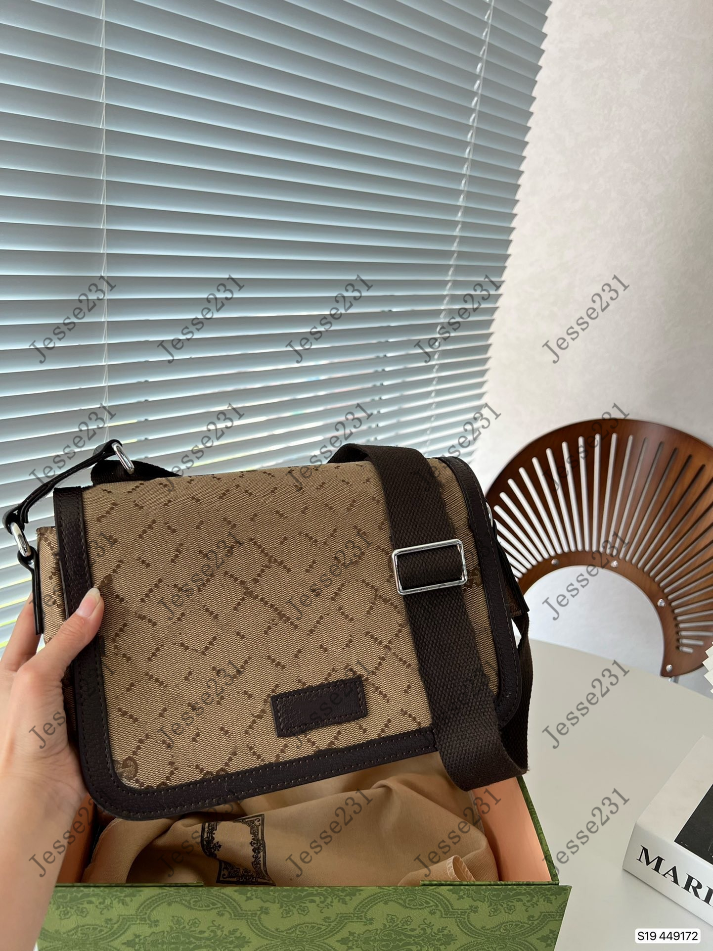 7A Quality Designer bag mens Womens Canvas Crossbody bag Shoulder Bags Embossing tote bag Messenger totes Handbags wallet backpack With Original Box 26cm, Brown
7A Quality Designer bag mens Womens Canvas Crossbody bag Shoulder Bags Embossing tote bag Messenger totes Handbags wallet backpack With Original Box 26cm, Brown