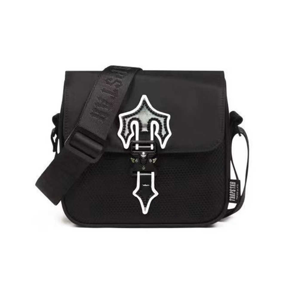 Shoulder Bags Trapstar IRONGATE T Messenger Crossbody Bag Luxury Designer Men Fashion Black Outdoor Work Tidal flow design 248ess
Shoulder Bags Trapstar IRONGATE T Messenger Crossbody Bag Luxury Designer Men Fashion Black Outdoor Work Tidal flow design 248ess