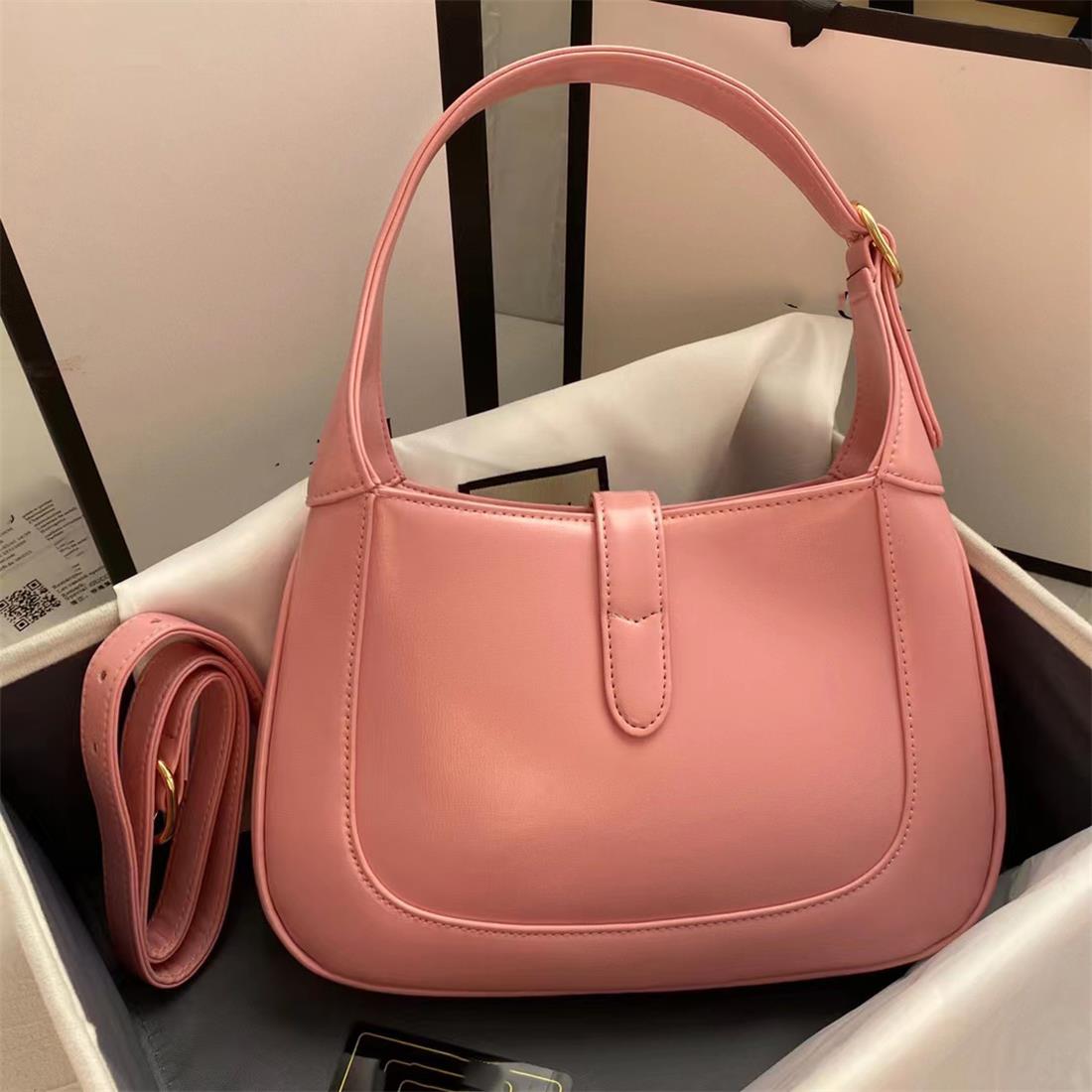 2023 new Women Luxurys Designers Bags Handbag Handbags Lady Messenger Fashion Totes Shoulder Bag Luxury Cross Body, 621668
2023 new Women Luxurys Designers Bags Handbag Handbags Lady Messenger Fashion Totes Shoulder Bag Luxury Cross Body, 621668