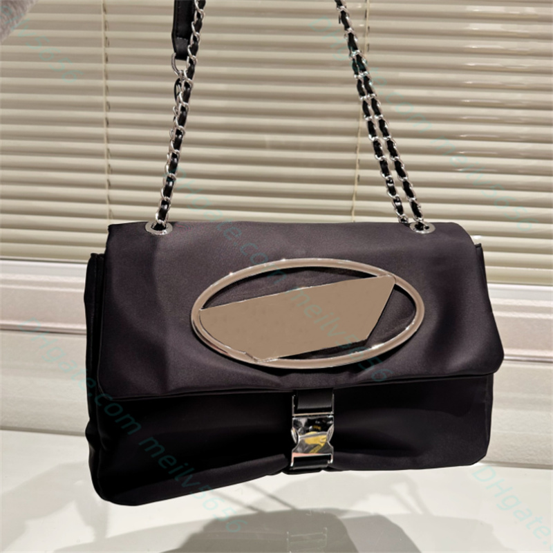 Women Fashion bags designers Chain shoulder messenger bag Top quality black handbags totes bags Fashion Metal Decoration Cross body bags Cosmetic Bags
Women Fashion bags designers Chain shoulder messenger bag Top quality black handbags totes bags Fashion Metal Decoration Cross body bags Cosmetic Bags