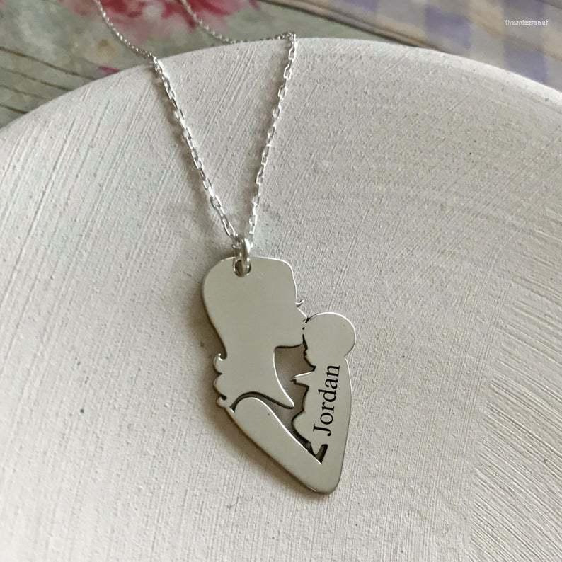 Chains Mother'S Day Collar Mother Child Hug Engraved Necklace Women'S Sweater Chain Womens Choker Necklaces Solid Initial
Chains Mother'S Day Collar Mother Child Hug Engraved Necklace Women'S Sweater Chain Womens Choker Necklaces Solid Initial