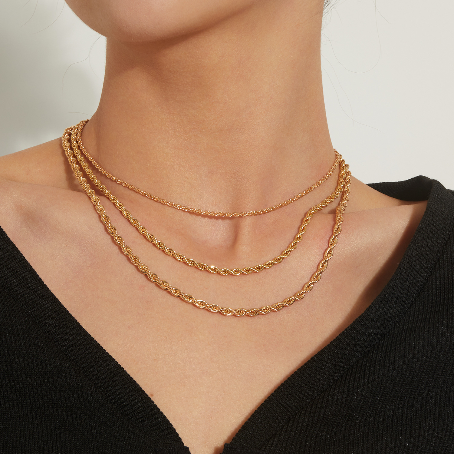 niche design necklace designer jewlery fFashion temperament multi-layer twist collarbone necklace, hip-hop fashion punk style high-end jewlery for female 01
niche design necklace designer jewlery fFashion temperament multi-layer twist collarbone necklace, hip-hop fashion punk style high-end jewlery for female 01
