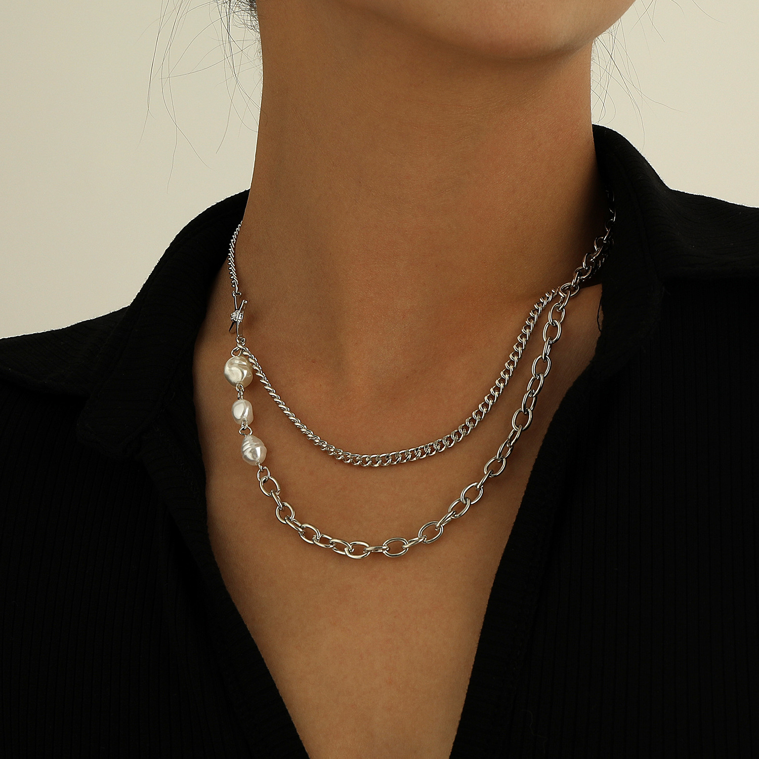 Stylish style beveled diamond cross necklace, personality punk reflective pearl necklace niche design necklace designer jewlery hand-made delicate gift
Stylish style beveled diamond cross necklace, personality punk reflective pearl necklace niche design necklace designer jewlery hand-made delicate gift