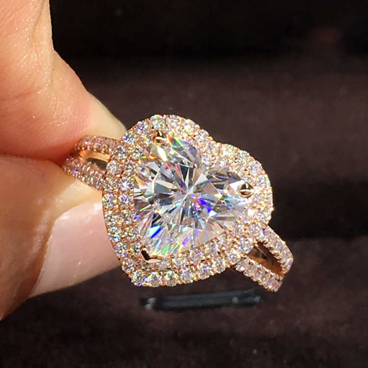 Roomy Jewelry Women's Finger 14K Gold Wedding Moissanite Ring