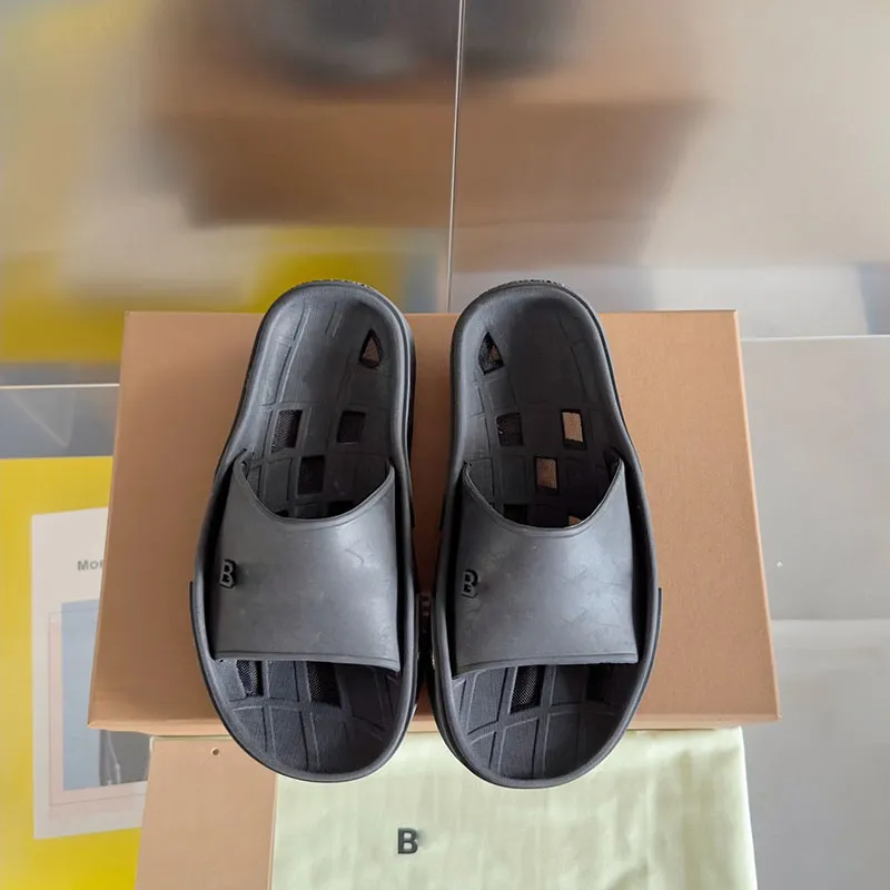 New Couple shoe Bucklow Slides Slippers Rubber sandals open toes Mules Unisex luxury designer Fashion Holiday flats Casual Sand shoes factory footwear Size 35-45, Orange
New Couple shoe Bucklow Slides Slippers Rubber sandals open toes Mules Unisex luxury designer Fashion Holiday flats Casual Sand shoes factory footwear Size 35-45, Orange