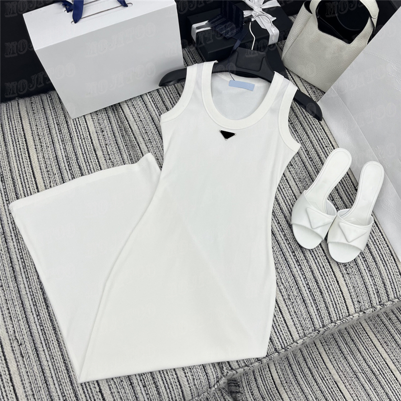Metal Badge Women Vest Dresses Sleeveless Summer Knitted Skirt Fashion Sexy Ladies Party Skrits Black White Dress
Metal Badge Women Vest Dresses Sleeveless Summer Knitted Skirt Fashion Sexy Ladies Party Skrits Black White Dress