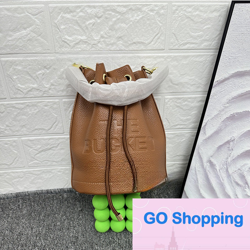 New Shoulder Bags Women's Fashion Crossbody Bags Candy Color Handbag Drawstring Bucket Bag European and American, 15*21*15cm
New Shoulder Bags Women's Fashion Crossbody Bags Candy Color Handbag Drawstring Bucket Bag European and American, 15*21*15cm