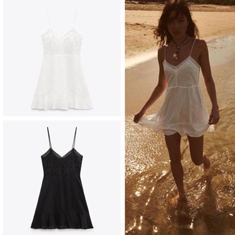 Casual Dresses Women's 2023 Pure Loose Fit Fashion Embroidery Hollow Out Mini Vintage Strap Dress Vestidos Mujer
Casual Dresses Women's 2023 Pure Loose Fit Fashion Embroidery Hollow Out Mini Vintage Strap Dress Vestidos Mujer