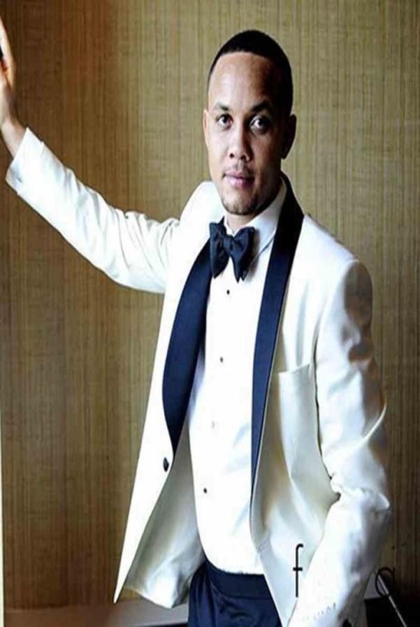 Groomsmen Newest Groom Tuxedos Shawl Navy Blue Lapel Men Suits 2 Pieces Wedding Man Bridegroom JacketPants YM9995648, Beige
Groomsmen Newest Groom Tuxedos Shawl Navy Blue Lapel Men Suits 2 Pieces Wedding Man Bridegroom JacketPants YM9995648, Beige