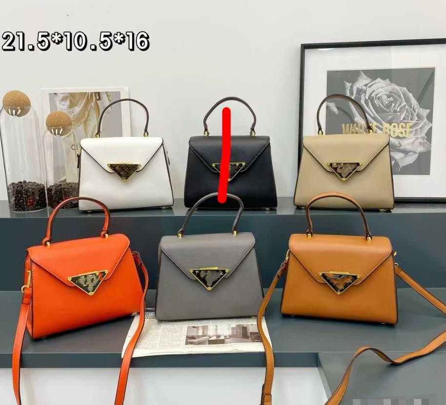 American triangle standard handbag bright face crossbody bag network red with casual Tote bag tide, 21.5*10.5*16cm
American triangle standard handbag bright face crossbody bag network red with casual Tote bag tide, 21.5*10.5*16cm