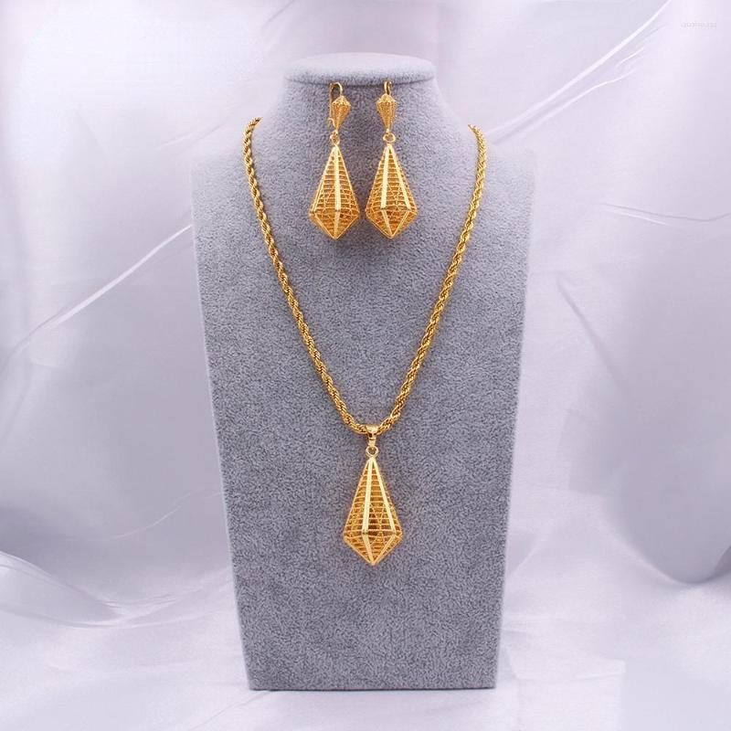 Necklace Earrings Set Dubai Saudi Arabia Gold Plated Jewelry Woman Wedding Banquet Party Large Nigeria Thailand, Picture shown
Necklace Earrings Set Dubai Saudi Arabia Gold Plated Jewelry Woman Wedding Banquet Party Large Nigeria Thailand, Picture shown