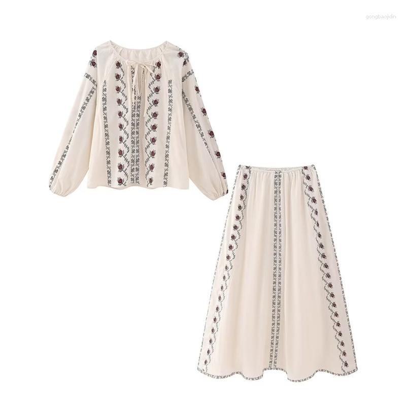 Work Dresses Woman Beige Loose Floral Embroidery Blouse Suit 2023 Spring Female National Style Blouses Sets High Waisted A-Line Skirt Set, Shirt
Work Dresses Woman Beige Loose Floral Embroidery Blouse Suit 2023 Spring Female National Style Blouses Sets High Waisted A-Line Skirt Set, Shirt