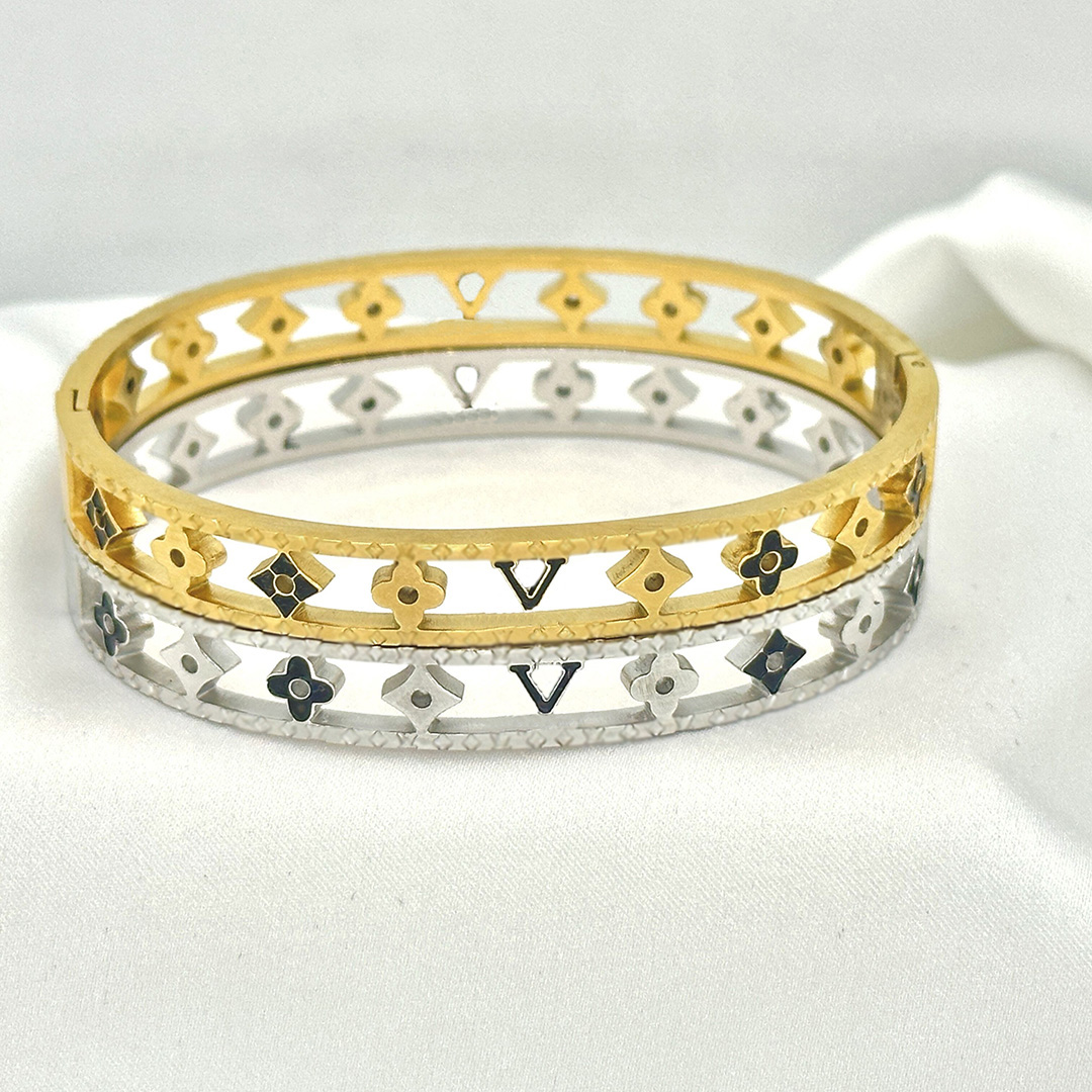Designer Bracelets Luxury Jewelry Charm bracelet Women Bangle Letter Plated Stainless steel 18K Gold Wristband Party Gifts Accessories Hollow Out
Designer Bracelets Luxury Jewelry Charm bracelet Women Bangle Letter Plated Stainless steel 18K Gold Wristband Party Gifts Accessories Hollow Out