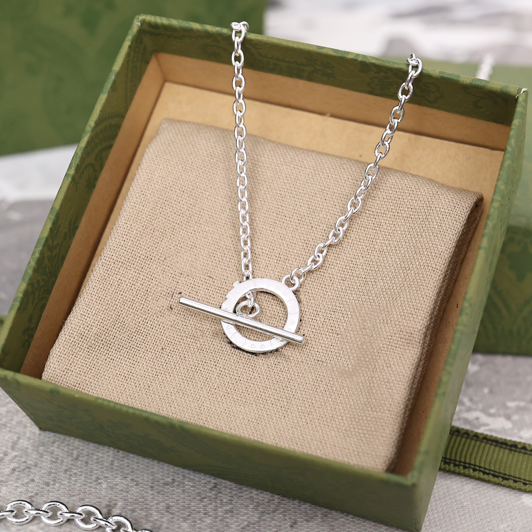 Designer Pendant Necklaces Luxury GGity Chains Necklaces Women Fashion Jewelry Crystal Pearl Necklace Gifts k981
Designer Pendant Necklaces Luxury GGity Chains Necklaces Women Fashion Jewelry Crystal Pearl Necklace Gifts k981