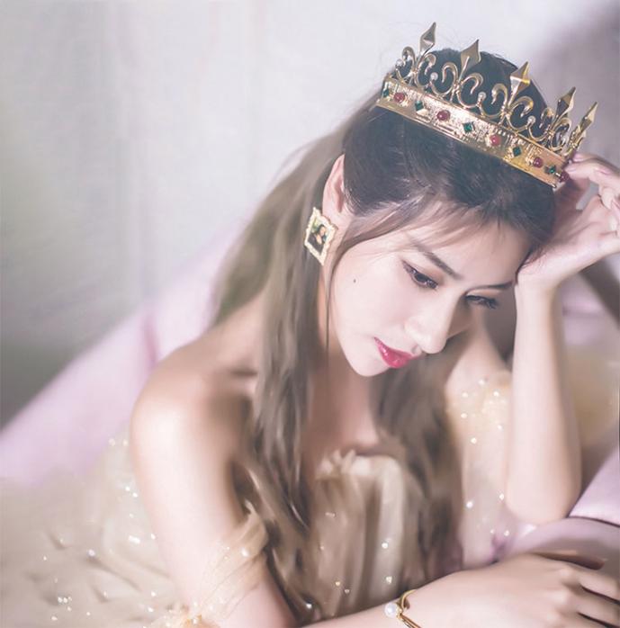 Antique Gold Wedding Bridal Crowns Queen Hair Jewelry Rhinestone For Party Evening Accessories Royal High Quality Tiaras In Stock 6767740
Antique Gold Wedding Bridal Crowns Queen Hair Jewelry Rhinestone For Party Evening Accessories Royal High Quality Tiaras In Stock 6767740