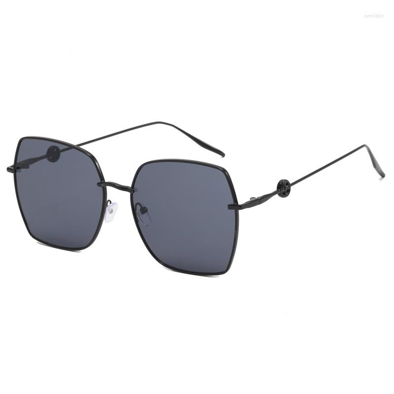 Sunglasses Trendy Round Black Women Vintage Metal Big Frame Sun Glasses Men Casual Square Eyewear UV400 Lentes De Sol Hombre
Sunglasses Trendy Round Black Women Vintage Metal Big Frame Sun Glasses Men Casual Square Eyewear UV400 Lentes De Sol Hombre