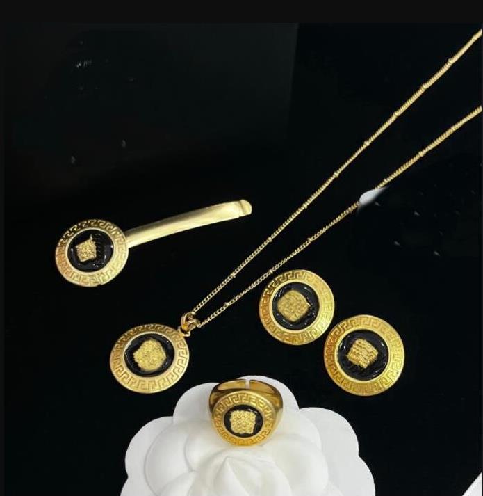 Luxurious Women Resin Necklaces Earring Rings Hairpin Set Banshee Medusa Portrait 18K Gold Plated New Designed Designer Jewelry VX21, Golden
Luxurious Women Resin Necklaces Earring Rings Hairpin Set Banshee Medusa Portrait 18K Gold Plated New Designed Designer Jewelry VX21, Golden